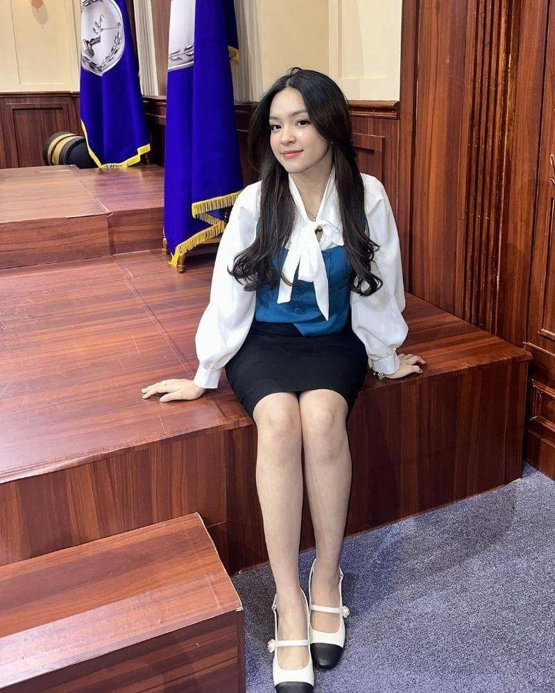 Instagram.com/elsaajapasal